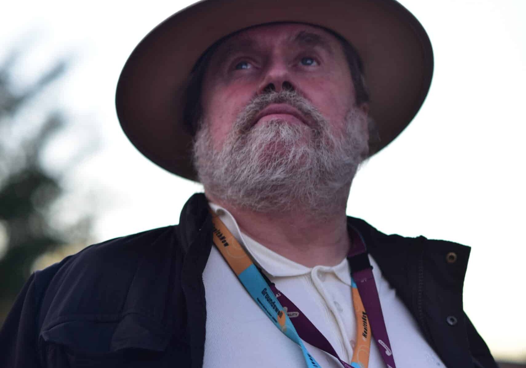 Jan from below angle